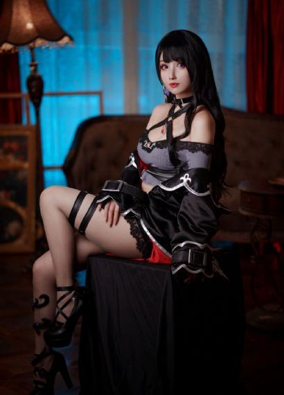 侵犯高傲女教师希崎在线观看